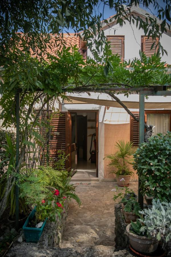 Apartman Silna Your New Home With Terrace And Garden Bobovisca Екстериор снимка