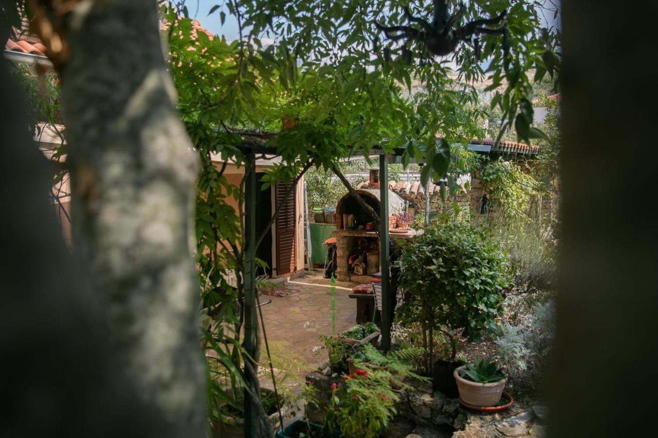Apartman Silna Your New Home With Terrace And Garden Bobovisca Екстериор снимка